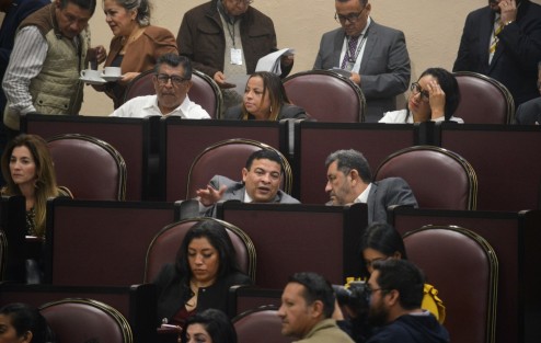 Avala Congreso reforma que protege a adultos mayores contra violencia familiar. Aprueba el Pleno, con 45 votos, la modificación al artículo 154 Bis del Código Penal, resultado de la iniciativa presentada por el diputado Jorge Moreno Salinas.