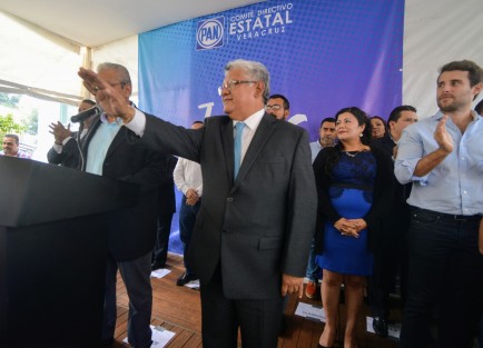Joaquín Guzmán Avilés rindió protesta como Dirigente Estatal del PAN en Veracruz.  