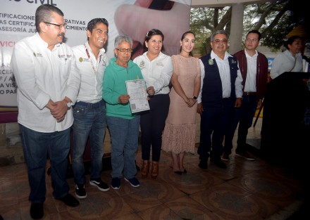 Dentro de los servicios ofrecidos se realizaron Registros Extemporáneos, Rectificaciones Administrativas, Registros de Nacimientos, Copias Certificadas De Nacimiento, Alta en Sistema y Asesoría Jurídica. Además, se ofrecieron servicios de salud y asistencia social  DIF en coordinación con la Secretaría de Salud de Veracruz. 