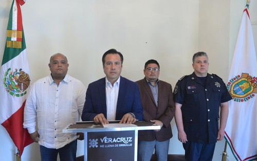 El gobernador Cuitláhuac García Jiménez emitió un mensaje por el lamentable crimen contra el diputado Juan Carlos Molina Palacios, perpetrado el día de hoy en el municipio de Medellín de Bravo. El Mandatario reafirmó su compromiso en dar con los culpables y garantizó que se hará justicia.  