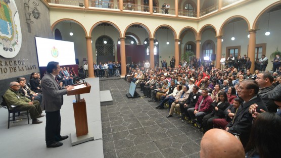 El gobernador  de Veracruz Cuitláhuac García, atendiendo una recomendación de la CNDH, ofreció una disculpa pública a los pensionados y jubilados agredidos por granaderos durante una protesta en 2015.