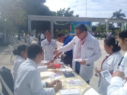 Con la finalidad de promover prácticas y estilos de vida saludables, la Secretaría de Salud (SS) realizó en el municipio de Pánuco, una Jornada de Trabajo de la Unidad Móvil del Programa de Alimentación y Actividad Física (PAAF) dirigida a estudiantes. 