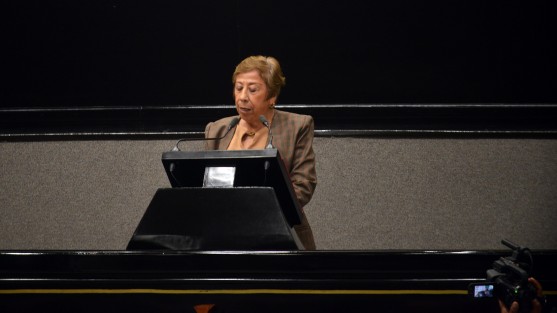 La diputada Cristina Alarcón Gutiérrez, presentó una iniciativa por la que se adicionan diversas disposiciones a los Códigos Civil y de Procedimientos Civiles para el Estado de Veracruz, así como  la Ley de Adopciones para el Estado de Veracruz, para actualizar el marco legal a lo establecido en los Tratados Internacionales y que van acordes al avance en los derechos de la niñez.  