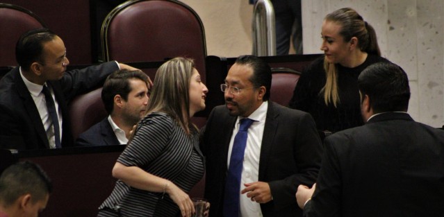 Sin esperar a la rosca de reyes, parten el PAN en el Congreso de  Veracruz y solicitan 8 diputados, la creación de la nueva bancada como Grupo Legislativo Mixto De Acción Nacional-Veracruz.  
