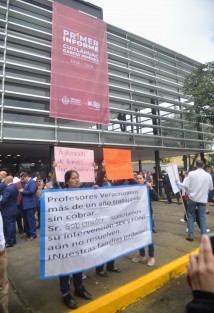 Previo al inicio del 1er Informe de Gobierno del Gobernador de Veracruz, Cuitláhuac García Jiménez, algunos grupos de ciudadanos manifestaron algunas de sus peticiones para el mandatario.  