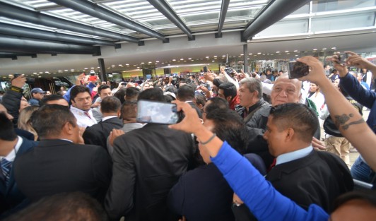 Funcionarios de los tres niveles de Gobierno acudieron a escuchar el informe del Gobernador Cuitláhuac García.