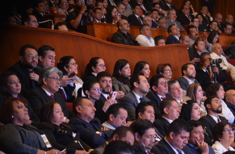 Rinde gobernador Cuitláhuac García Jiménez su Primer Informe de Labores en el Teatro del Estado de la ciudad de Xalapa.