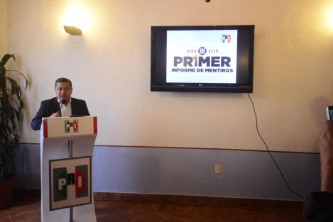 Marlon Ramírez Marín, dirigente estatal del PRI, en conferencia de prensa realizó un análisis del informe del gobernador Cuitláhuac García, al que llamó <em>Informe de Mentiras