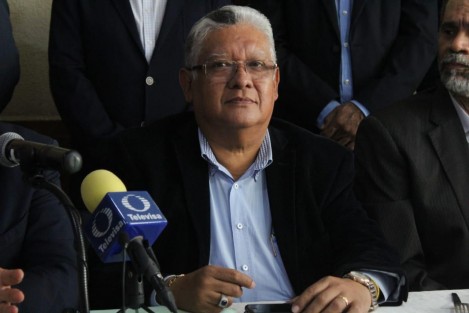  Joaquín Guzmán, presidente del PAN en Veracruz; y el coordinador de diputados panistas, Omar Miranda,  en conferencia de café también cuestionaron el Primer Informe de Cuitláhuac García.  