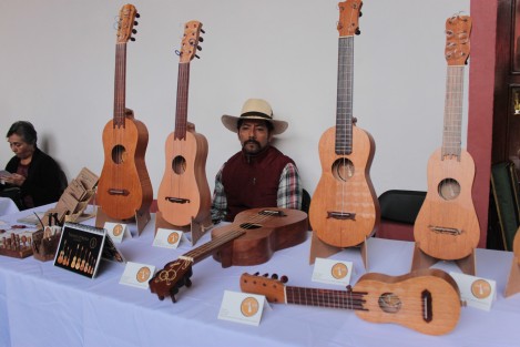 Reconocidos lauderos como Ramón Gutiérrez y Tacho Utrera, entre otros, participan en la expo-venta La Laudería en Xalapa  y su área Metropolitana.  