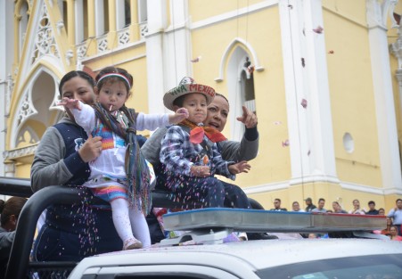 El mandatario estatal, Cuitláhuac García Jiménez, en compañía  de su Gabinete, mandos militares y Edel Álvarez,  magistrado presidente del TSJ, encabezó el desfile conmemorativo por el 109 aniversario del inicio de la Revolución Mexicana.