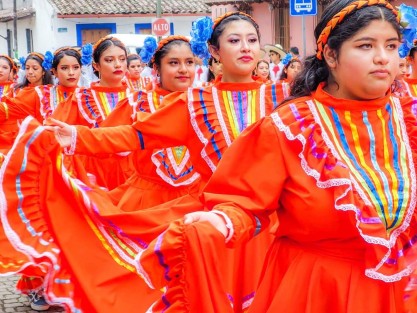Con la participación de más de 800 alumnos, se llevó a cabo el Desfile en Conmemoración del 109 Aniversario de la Revolución Mexicana.  