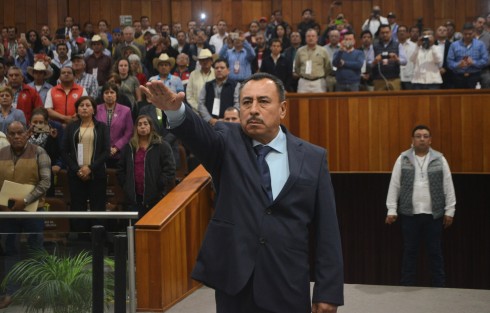 Este 20 de noviembre el ciudadano Antonio García Reyes rindió, ante el Pleno de la LXV Legislatura, la protesta de ley como diputado al Congreso del Estado, en sustitución del legislador Juan Carlos Molina Palacios, quien falleció el pasado 9 de noviembre en el municipio de Medellín.