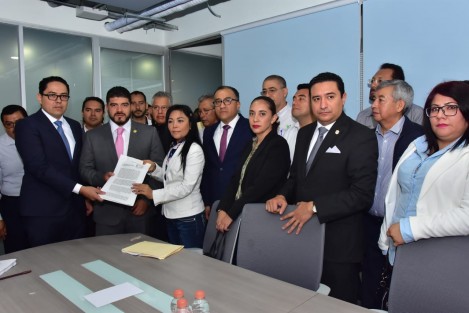 Por presunto daño patrimonial al Colegio de Bachilleres del Estado de Veracruz (COBAEV), así como a institutos y universidades tecnológicas, se presentó la denuncia por posible daño patrimonial de mil 75 millones 224 mil 348 pesos y 73 centavos.