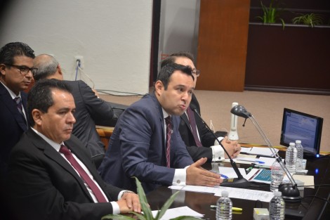 José Luis Lima Franco, secretario de Finanzas, compareció ante la Comisión de Hacienda del Congreso del Estado, por la Glosa del Primer Informe de Gobierno.   