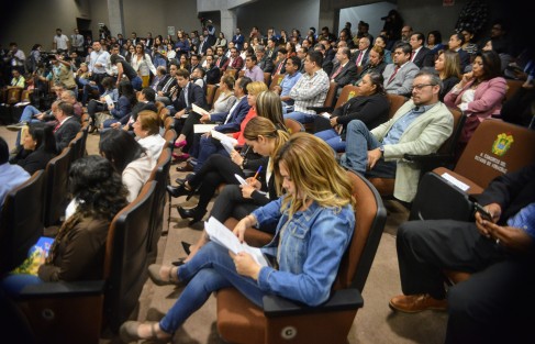 José Luis Lima Franco, secretario de Finanzas, compareció ante la Comisión de Hacienda del Congreso del Estado, por la Glosa del Primer Informe de Gobierno.   