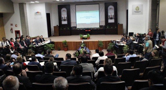 El titular de la Secretaría de Finanzas y Planeación (Sefiplan) del Estado, José Luis Lima Franco, se presentó ante la Comisión Permanente de Hacienda del Estado, como parte de la etapa de comparecencias 2019, correspondiente a la Glosa del Primer Informe de Gobierno del ingeniero Cuitláhuac García Jiménez.