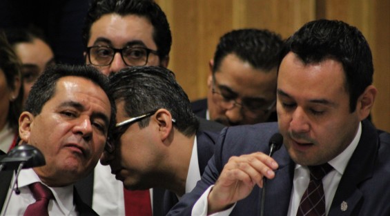 El funcionario estatal señaló que la mejora de la calificación al estado en relación con sus finanzas es un éxito que no se hubiese logrado sin el apoyo de la LXV Legislatura, toda vez que la aprobación de las Leyes de Austeridad y de Planeación, así como la misma reestructura de la deuda, permitieron liberar recursos y así obtener mejor liquidez. 