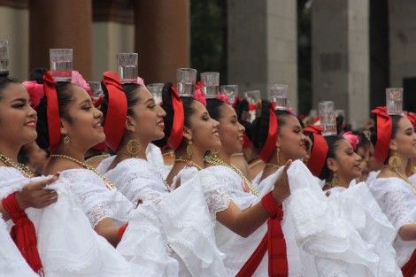 Además de La Bamba se bailaron otros sones y algunos danzones.