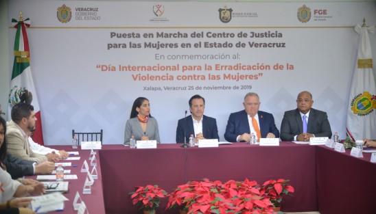 En el marco del Día Internacional de la Eliminación de la Violencia contra la Mujer, el gobernador Cuitláhuac García Jiménez instaló la Junta de Gobierno y tomó protesta a la coordinadora General del Centro de Justicia para las Mujeres en el Estado de Veracruz, Esperanza Rodríguez Cuéllar.
