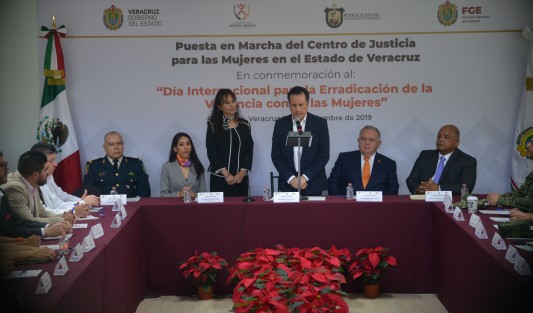 En el marco del Día Internacional de la Eliminación de la Violencia contra la Mujer, el gobernador Cuitláhuac García Jiménez instaló la Junta de Gobierno y tomó protesta a la coordinadora General del Centro de Justicia para las Mujeres en el Estado de Veracruz, Esperanza Rodríguez Cuéllar.