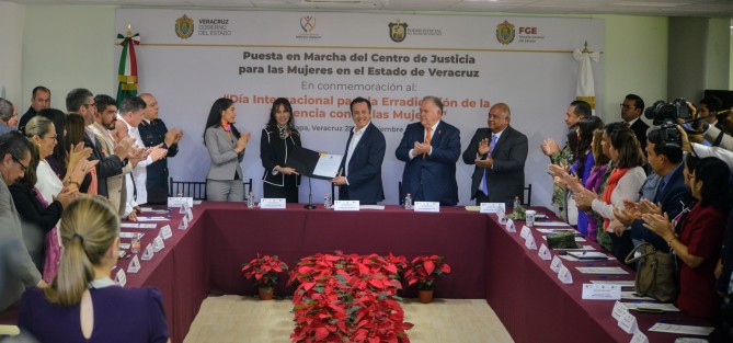 En el marco del Día Internacional de la Eliminación de la Violencia contra la Mujer, el gobernador Cuitláhuac García Jiménez instaló la Junta de Gobierno y tomó protesta a la coordinadora General del Centro de Justicia para las Mujeres en el Estado de Veracruz, Esperanza Rodríguez Cuéllar, y de esta manera, se puso en marcha un Organismo Público Descentralizado, con personalidad jurídica y patrimonio propios, sectorizado a la Secretaría de Gobierno (SEGOB)