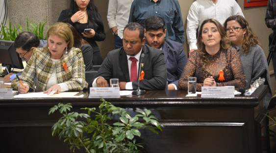 Guillermo Fernández Sánchez, secretario de Desarrollo Social, compareció ante diputados integrantes de la Comisión de Desarrollo Social, Humano y Regional, en el Congreso local.