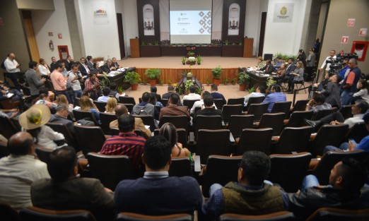 Guillermo Fernández Sánchez, secretario de Desarrollo Social, compareció ante diputados integrantes de la Comisión de Desarrollo Social, Humano y Regional, en el Congreso local.