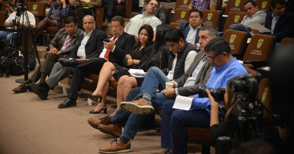 Con la presencia de algunos diputados e invitados especiales se realizó la comparecencia de la Secretaria de Turismo, Xóchitl Arbisu Laxagos, quien presumió que Veracruz está en sexto lugar en turismo a nivel nacional.  