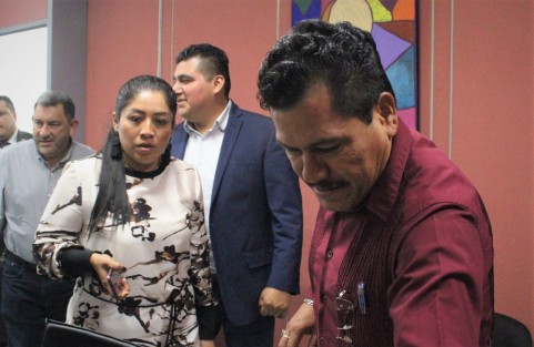 La bancada de Morena en el Congreso local, en voz de su coordinador y y Presidente de la Junta de Coordinación Política, el diputado Juan Javier Gómez Cazarín, expresaron su apoyo a sus compañeros: Jessica Ramírez Cisneros,José Magdaleno Rosales Torres y Augusto Nahúm Álvarez Pellico, mismos que fueran expulsados por  la Comisión de Honestidad y Justicia de Morena a nivel nacional.  