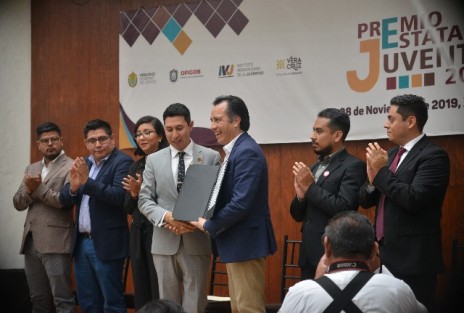  El gobernador Cuitláhuac García,  en el auditorio  Silvestre Moreno Cora, entregó el Premio Estatal de la Juventud 2019 a jóvenes que con sus iniciativas suman al desarrollo de nuestro Estado. 