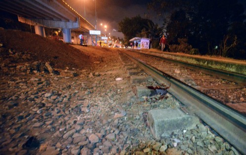 Persona decapitada sobre la vía del Ferrocarril a un costado de la calle  Rébsamen, muy cerca de la Zona UV.   
