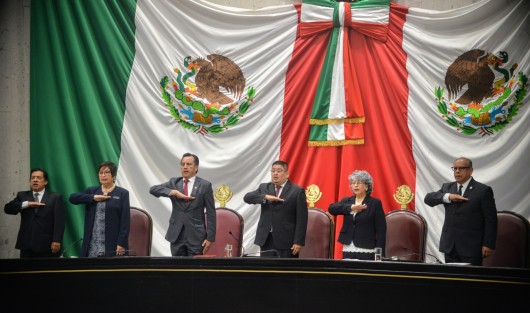 La entrega se realizó  en el Recinto Oficial de Sesiones del Congreso del estado, con la presencia del gobernador del estado, Ingeniero Cuitláhuac García Jiménez; la presidenta del Tribunal Superior de Justicia de la entidad, magistrada Sofía Martínez Huerta; y el presidente del H. Congreso del Estado, diputado Rubén Ríos Uribe, además de diputadas y diputados de la LXV Legislatura. 