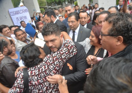 No faltaron los aplausos, gritos de apoyo y hasta apapachos para el titular de la SEV, de parte de sus invitados. 