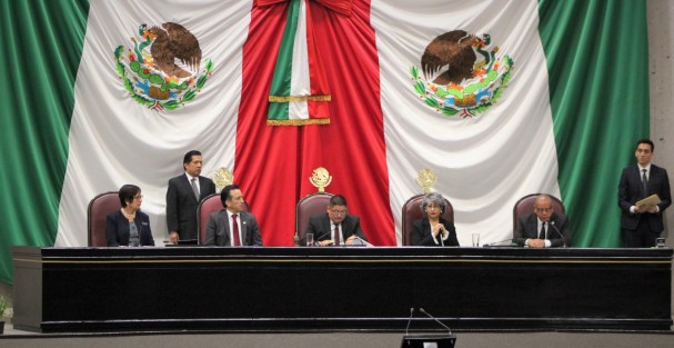 Aspectos de la entrega al secretario de Marina, almirante José Rafael Ojeda Durán, de la Medalla y Diploma Adolfo Ruiz Cortines 2019.