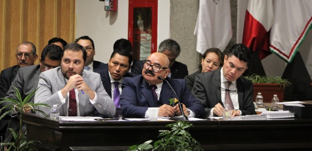 Durante la comparecencia del Secretario de Salud, Roberto Ramos Alor, ante la comisión correspondiente y diputados, la mayoría cuestionó su trabajo como titular de Salud en el estado, pidiendo su renuncia, por el bien de Veracruz. 