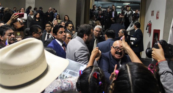 Durante la comparecencia del Secretario de Salud, Roberto Ramos Alor, ante la comisión correspondiente y diputados, la mayoría cuestionó su trabajo como titular de Salud en el estado, pidiendo su renuncia, por el bien de Veracruz.  