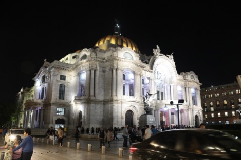 En Palacio de Bellas Artes, el Gobierno de Veracruz cerró la celebración por los 500 años de la conformación del primer Cabildo de la Villa Rica de la Vera Cruz; previo a ello se realizó la presentación de los grupos Recoveco y Sonex,  representantes del son jarocho.