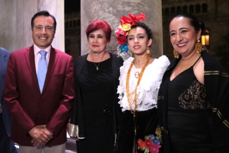 En Palacio de Bellas Artes, el Gobierno de Veracruz cerró la celebración por los 500 años de la conformación del primer Cabildo de la Villa Rica de la Vera Cruz; previo a ello se realizó la presentación de los grupos Recoveco y Sonex,  representantes del son jarocho.