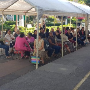 Las beneficiaria expresan su agradecimiento al Gobernador del Estado Cuitláhuac García Jiménez; al Secretario de Salud, Roberto Ramos Alor; la Dra. María Luisa González Miranda,  Jefa de la Jurisdicción Sanitaria No. V, por atender la salud de los veracruzanos; y a la Presidenta del Sistema Municipal DIF Teocelo, Mara Chama Villa y al Alcalde Mario Antonio Chama Díaz, por la importante gestión en beneficio de la población Teocelana. 