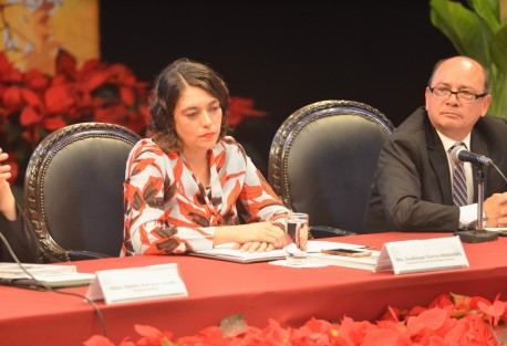 Destacó la ausencia del Gobernador del Estado, Cuitláhuac García, así como del secretario de gobierno, Erick Cisneros. Quien tuvo que salir al quite fue la secretaria de Protección Civil.