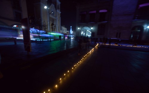 El 7 de diciembre en la Baja Huasteca Veracruzana se encienden miles de velas en las aceras, balcones y salientes de casas y edificios públicos para conmemorar la tradición del Niño Perdido, aquí en la ciudad de Xalapa también se realiza  la creencia católica de magnificar el pasaje bíblico en que se habla del encuentro del niño Jesús con sacerdotes en el templo de Jerusalén. 