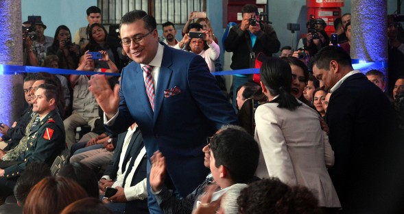 En el patio central del palacio municipal de Coatepec, se presentó el segundo informe de gobierno deLuis Enrique Fernández Peredo, presidente municipal del H. Ayuntamiento de Coatepec. 