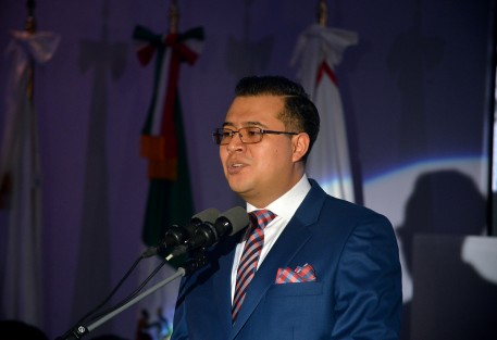 En el patio central del palacio municipal de Coatepec, se presentó el segundo informe de gobierno deLuis Enrique Fernández Peredo, presidente municipal del H. Ayuntamiento de Coatepec. 