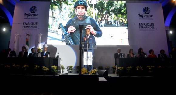 En el patio central del palacio municipal de Coatepec, se presentó el segundo informe de gobierno deLuis Enrique Fernández Peredo, presidente municipal del H. Ayuntamiento de Coatepec. 