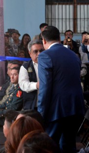 Acompañaron al munícipe de Coatepec, Ver., Enrique Fernández, en la rendición de su Informe, el alcalde de Teocelo, Ver., Mario Antonio Chama, y la presidenta del DIF municipal de la Tierra del DIos Tigre, Mara Chama Villa, así como otros alcaldes de la región. 
