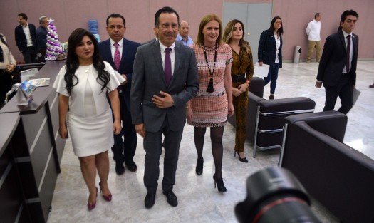 El gobernador Cuitláhuac García Jiménez acudió este martes a presentar su informe ante el Congreso del Estado, y aclarar dudas que hubiesen quedado tras la comparecencia ante comisiones de los integrantes de su gabinete.