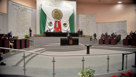  Con la comparecencia del gobernador Cuitláhuac García Jiménez, se cierra la Glosa de su Primer Informe. Ante el Congreso del Estado respondió cuestionamientos de diputados de todas las bancadas.  