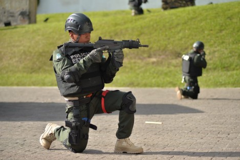 Previo a la entrega de reconocimientos y diplomas de aprovechamiento, los efectivos hicieron una demostración en contención de disturbios civiles, rescate aéreo y primer respondiente ante secuestro, además de una exhibición de cetrería.