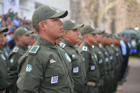 Este día, el Centro de Estudios e Investigación en Seguridad (CEIS) graduó a 440 elementos, de los cuales 167 se integrarán a la Fuerza Civil y 161 a las corporaciones municipales de Álamo, Boca del Río, Coatepec, Coatzacoalcos, Cosoleacaque, Fortín, Minatitlán, Pánuco y Xalapa; así como 112 preventivos en activo o equivalente municipal. 